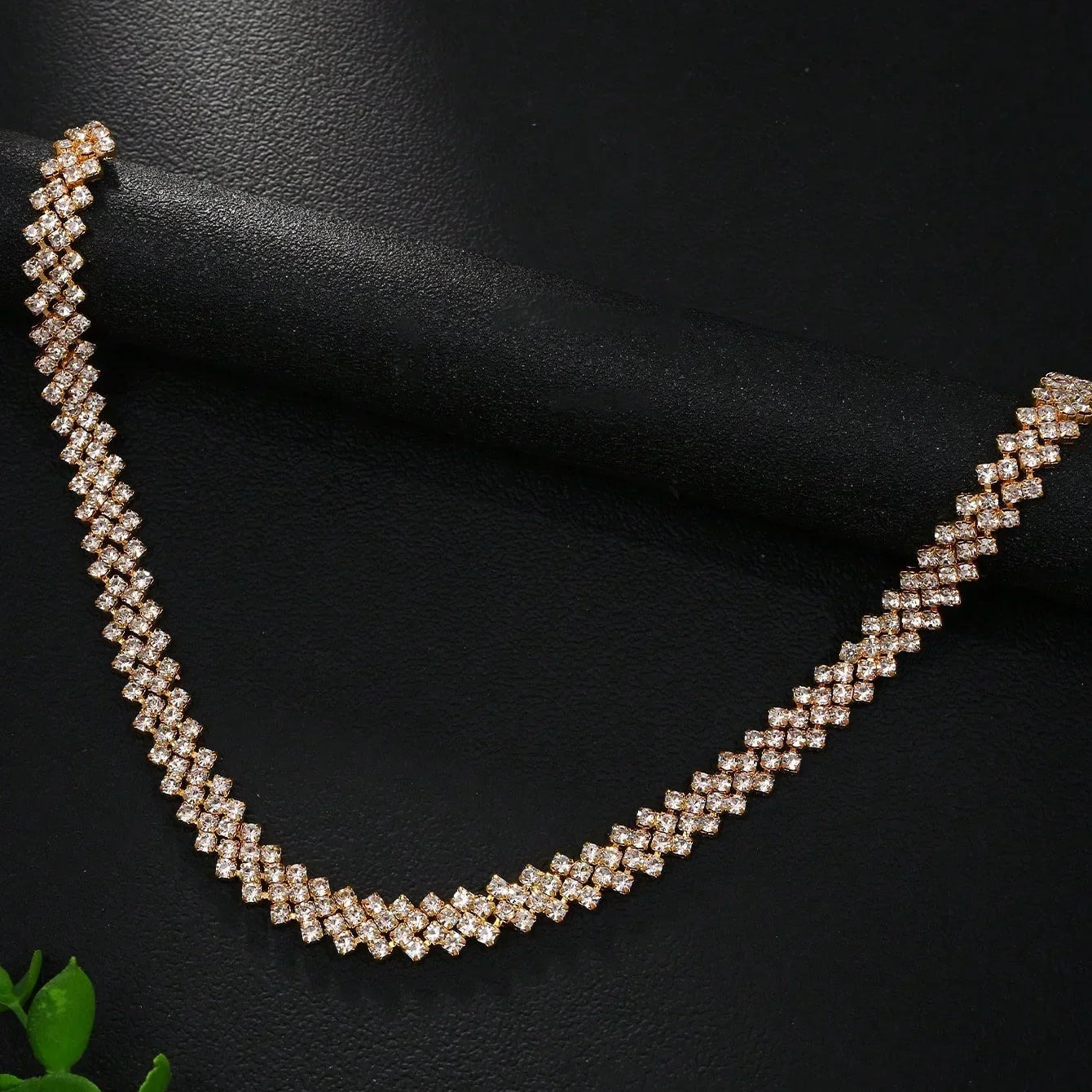 Elegant Rhinestone Collar Necklace