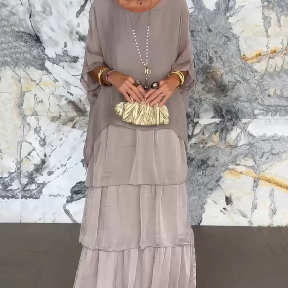 Bonnie - Elegant Flowing Maxi Dress